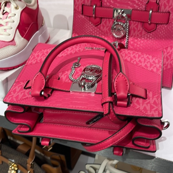 Michael Kors Hamilton Small Satchel Shoulder Crossbody Bag 
Electric Pink
NWT - Picture 7 of 16